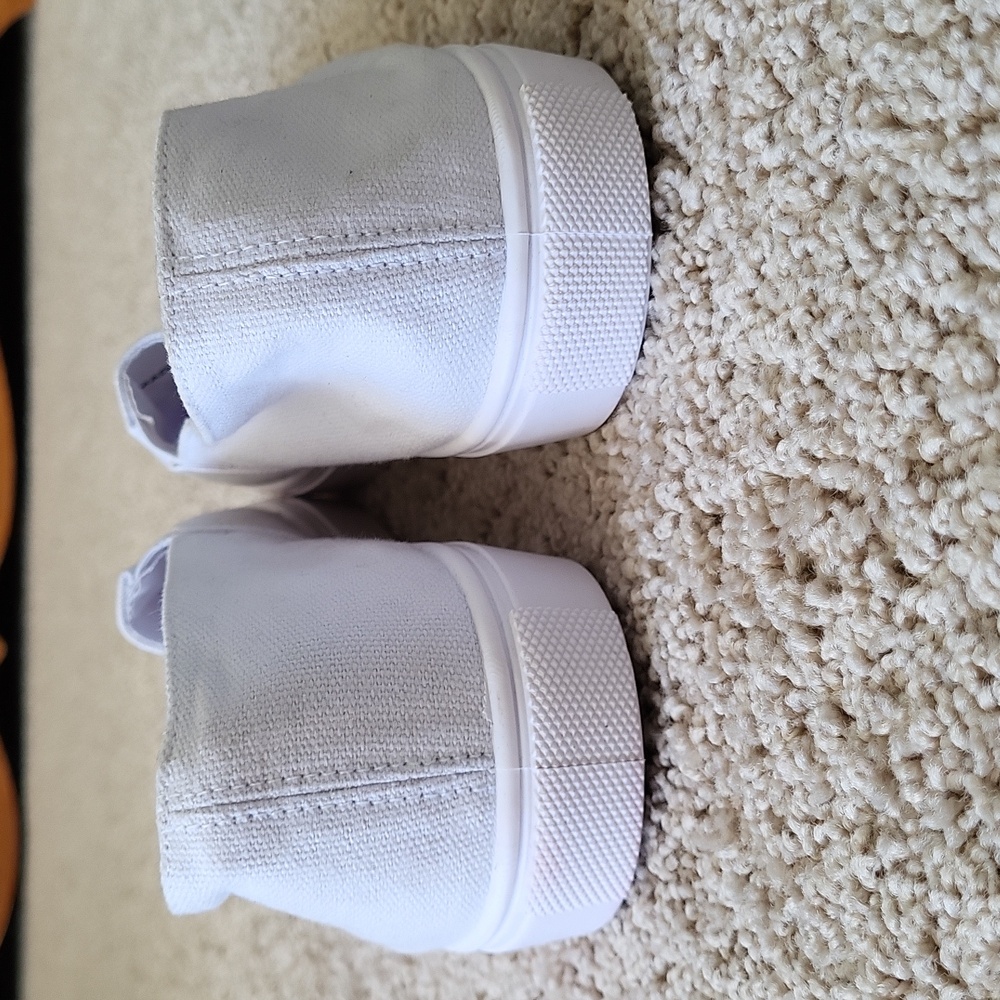 White canvas shoes - brand new - Picture 5 of 8